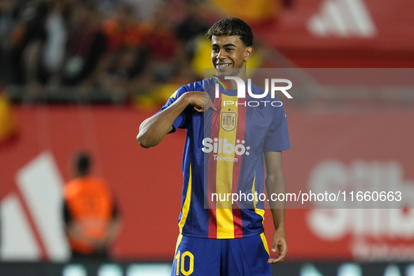 Lamine Yamal right winger of Spain and FC Barcelona during the warm-up before the UEFA Nations League 2024/25 League A Group A4 match betwee...