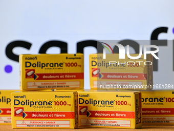 BAYEUX, FRANCE - OCTOBER 13: 
A view of Doliprane 1000g boxes placed in front of a computer screen displaying the Sanofi logo, in Bayeux, Ca...