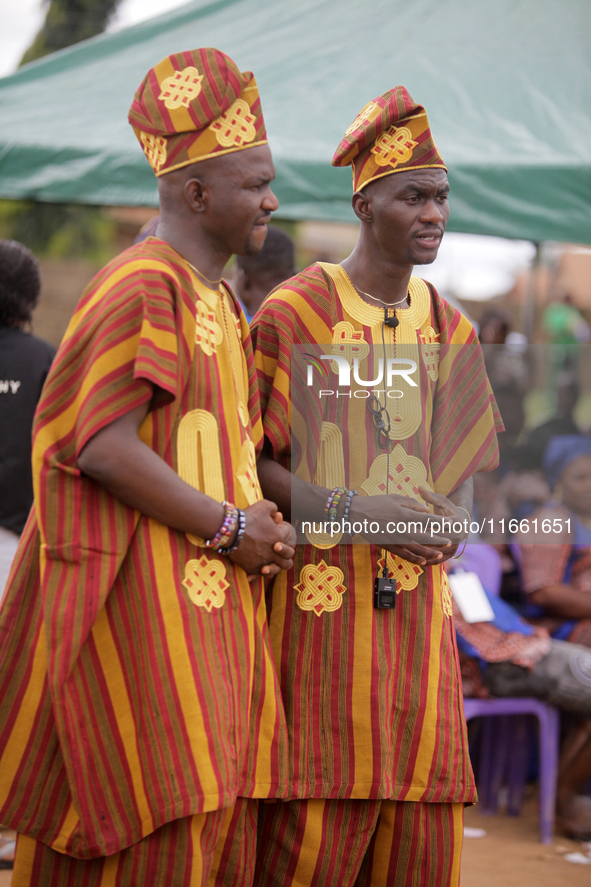 From left to right: Ambassador Taiwo Oguntoye and Kehinde Oguntoye, the initiators of the World Twins Festival, participate in the 2024 edit...