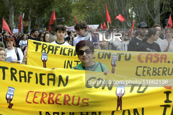 Madrid stands for the right to decent housing. Almost 40 collectives take to the streets in Madrid, Spain, on October 13, 2024, to fight aga...