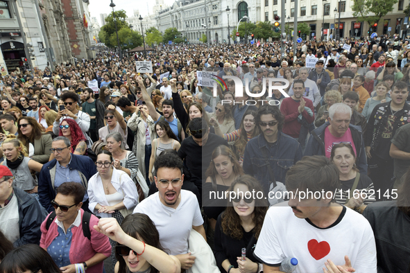 Madrid stands for the right to decent housing. Almost 40 collectives take to the streets in Madrid, Spain, on October 13, 2024, to fight aga...