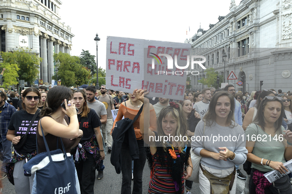 Madrid stands for the right to decent housing. Almost 40 collectives take to the streets in Madrid, Spain, on October 13, 2024, to fight aga...