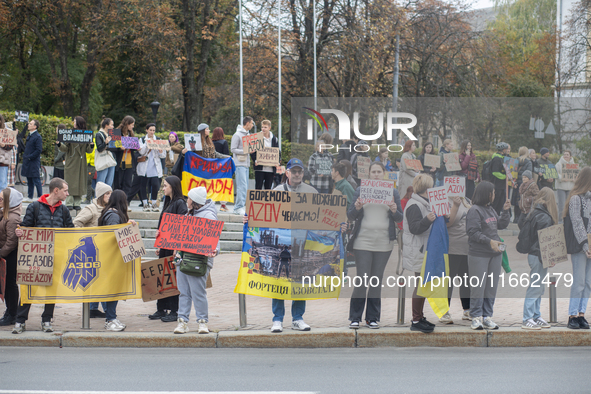 A protest demands the release of the Ukrainian military held captive in Russia, particularly the soldiers of the Azov regiment and the marin...