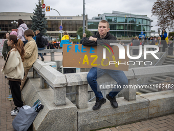 A protest demands the release of the Ukrainian military held captive in Russia, particularly the soldiers of the Azov regiment and the marin...