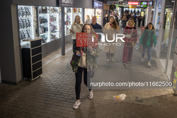 A protest demands the release of the Ukrainian military held captive in Russia, particularly the soldiers of the Azov regiment and the marin...