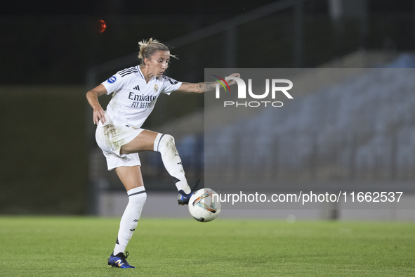 Sheila Garcia of Real Madrid women is in action during the LIGA F match between Real Madrid and Atletico de Madrid at Alfredo Di Stefano sta...