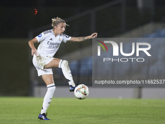 Sheila Garcia of Real Madrid women is in action during the LIGA F match between Real Madrid and Atletico de Madrid at Alfredo Di Stefano sta...