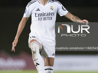 Sheila Garcia of Real Madrid women controls the ball during the LIGA F match between Real Madrid and Atletico de Madrid at Alfredo Di Stefan...