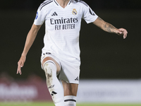 Sheila Garcia of Real Madrid women controls the ball during the LIGA F match between Real Madrid and Atletico de Madrid at Alfredo Di Stefan...