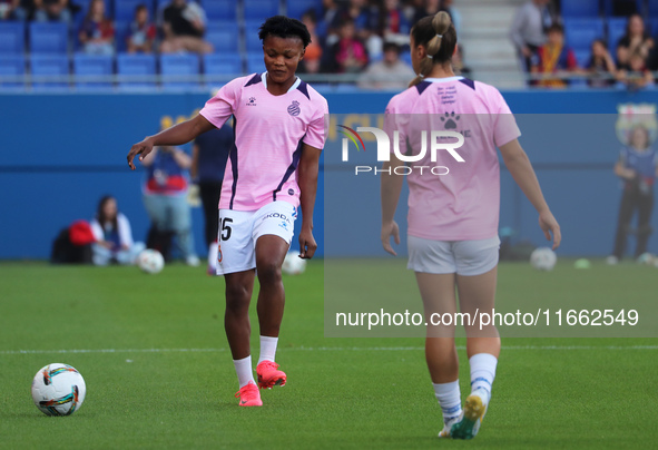 Amanda Mbadi plays during the match between FC Barcelona Women and Granada CF Women, corresponding to week 4 of the Liga F, at the Johan Cru...