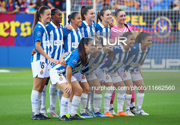 The RCD Espanyol team plays during the match between FC Barcelona Women and RCD Espanyol Women, corresponding to week 6 of the Liga F, at th...