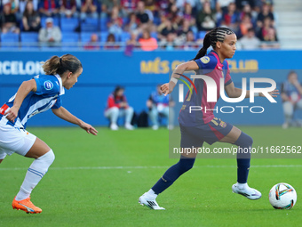 Vicky Lopez plays during the match between FC Barcelona Women and RCD Espanyol Women, corresponding to week 6 of the Liga F, at the Johan Cr...