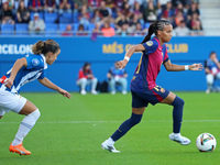 Vicky Lopez plays during the match between FC Barcelona Women and RCD Espanyol Women, corresponding to week 6 of the Liga F, at the Johan Cr...