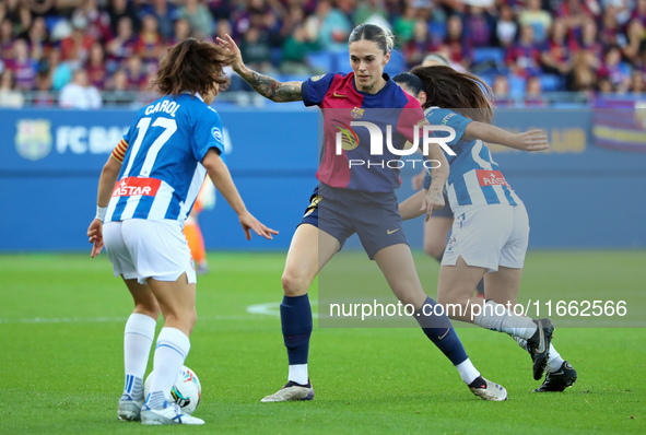 Maria Leon and Carolina Marin play during the match between FC Barcelona Women and RCD Espanyol Women, corresponding to week 6 of the Liga F...