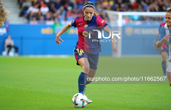 Aitana Bonmati plays during the match between FC Barcelona Women and RCD Espanyol Women, corresponding to week 6 of the Liga F, at the Johan...