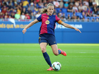 Irene Paredes plays during the match between FC Barcelona Women and RCD Espanyol Women, corresponding to week 6 of the Liga F, at the Johan...