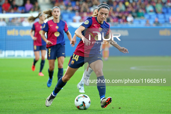 Aitana Bonmati plays during the match between FC Barcelona Women and RCD Espanyol Women, corresponding to week 6 of the Liga F, at the Johan...