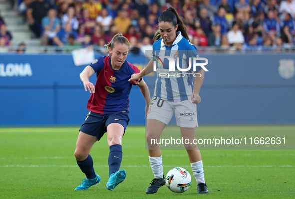 Keira Walsh and Julia Guerra play during the match between FC Barcelona Women and RCD Espanyol Women, corresponding to week 6 of the Liga F,...