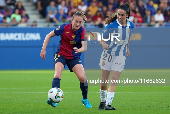 Keira Walsh and Julia Guerra play during the match between FC Barcelona Women and RCD Espanyol Women, corresponding to week 6 of the Liga F,...