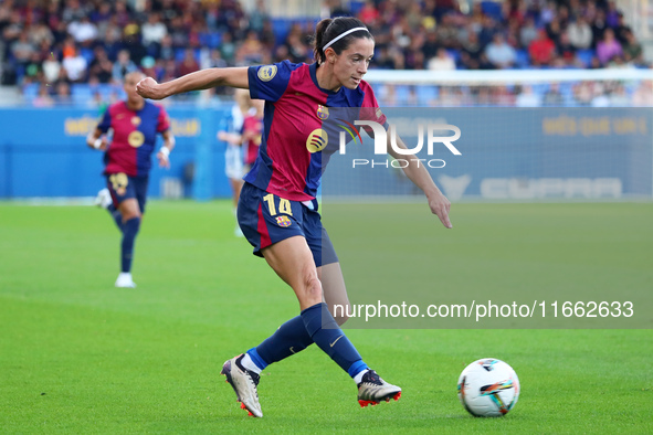 Aitana Bonmati plays during the match between FC Barcelona Women and RCD Espanyol Women, corresponding to week 6 of the Liga F, at the Johan...