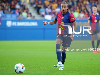 Vicky Lopez plays during the match between FC Barcelona Women and RCD Espanyol Women, corresponding to week 6 of the Liga F, at the Johan Cr...