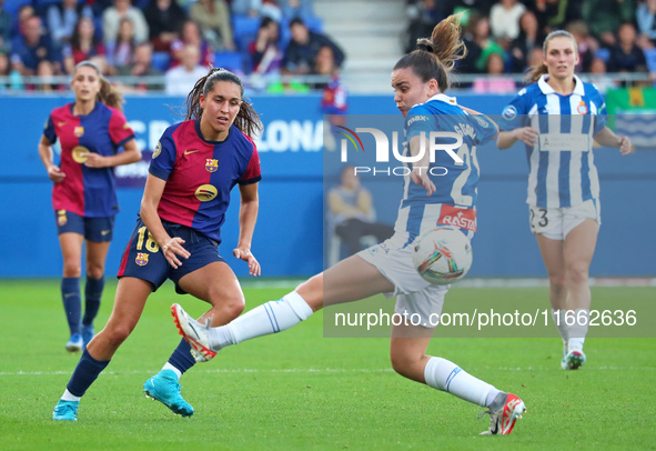 Kika Nazareth and Julia Guerra play during the match between FC Barcelona Women and RCD Espanyol Women, corresponding to week 6 of the Liga...