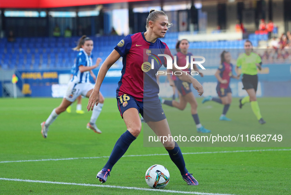 Fridolina Rolfo plays during the match between FC Barcelona Women and RCD Espanyol Women, corresponding to week 6 of the Liga F, at the Joha...