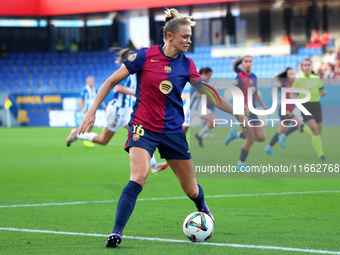 Fridolina Rolfo plays during the match between FC Barcelona Women and RCD Espanyol Women, corresponding to week 6 of the Liga F, at the Joha...