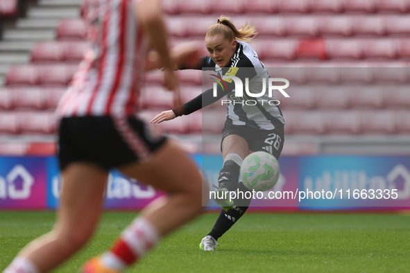 Beth Lumsden of Newcastle shoots and scores their first goal during the FA Women's Championship match between Sunderland and Newcastle Unite...