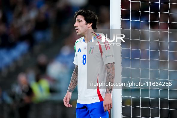 Sandro Tonali of Italy looks on during the UEFA Nations League 2024/25 League A Group A2 match between Italy and Belgium at Stadio Olimpico...