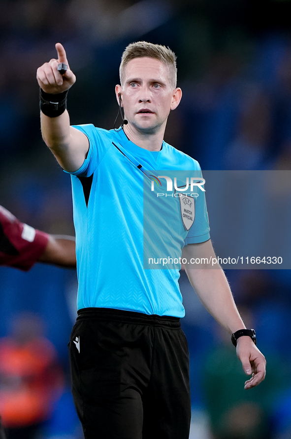 Referee Espen Eskas gestures during the UEFA Nations League 2024/25 League A Group A2 match between Italy and Belgium at Stadio Olimpico on...