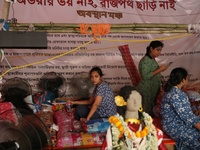 Junior doctors continue their indefinite hunger strike for 210 hours, demanding justice for the RG Kar rape and murder of a PGT woman doctor...