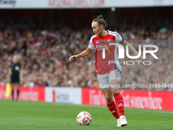 Caitlin Foord of Arsenal plays during the Barclays FA Women's Super League match between Arsenal and Chelsea at the Emirates Stadium in Lond...