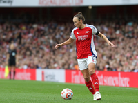 Caitlin Foord of Arsenal plays during the Barclays FA Women's Super League match between Arsenal and Chelsea at the Emirates Stadium in Lond...