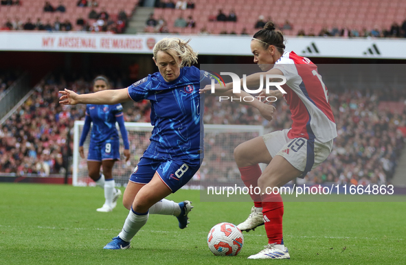 Erin Cuthbert of Chelsea fights Caitlin Foord for the ball during the Barclays FA Women's Super League match between Arsenal and Chelsea at...