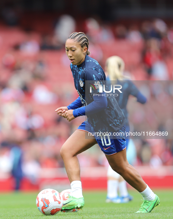 Lauren James warms up before the Barclays FA Women's Super League match between Arsenal and Chelsea at the Emirates Stadium in London, Engla...