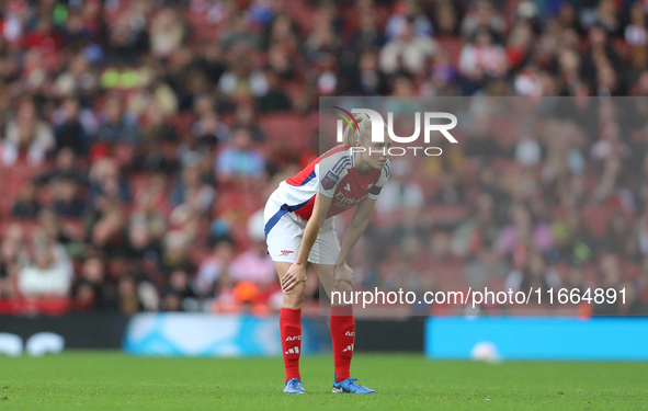 Leah Williamson of Arsenal appears deflated during the Barclays FA Women's Super League match between Arsenal and Chelsea at the Emirates St...