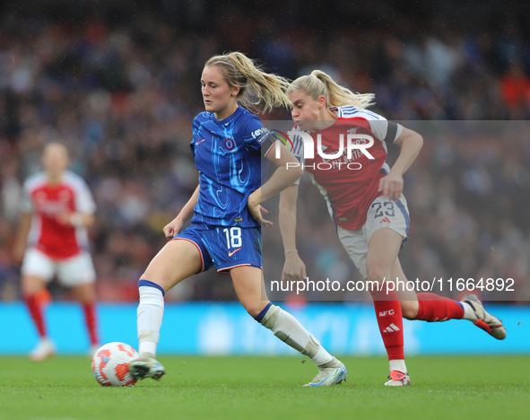 Alessia Russo chases Chelsea's Wieke Kaptein during the Barclays FA Women's Super League match between Arsenal and Chelsea at the Emirates S...