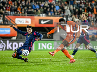 Sweden player Matteo Perez Vinlof and Netherlands player Noah Ohio are present during the Netherlands U21 vs. Sweden U21 match at the Goffer...