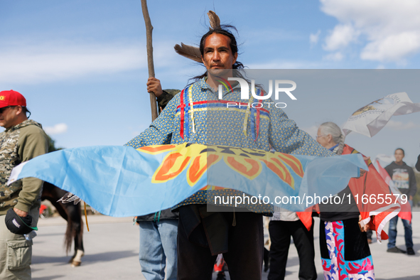 Members of the Muwekma Ohlone Tribe of the San Francisco Bay Area, along with other tribal groups and their supporters, arrive at the Lincol...