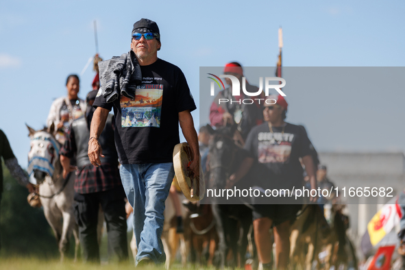 Members of the Muwekma Ohlone Tribe of the San Francisco Bay Area, along with other tribal groups and their supporters, arrive in Washington...