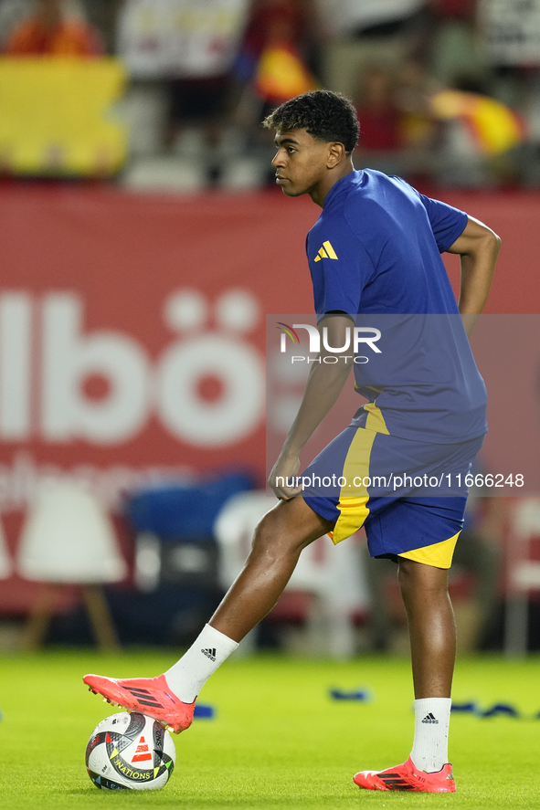 Lamine Yamal right winger of Spain and FC Barcelona during the warm-up before the UEFA Nations League 2024/25 League A Group A4 match betwee...