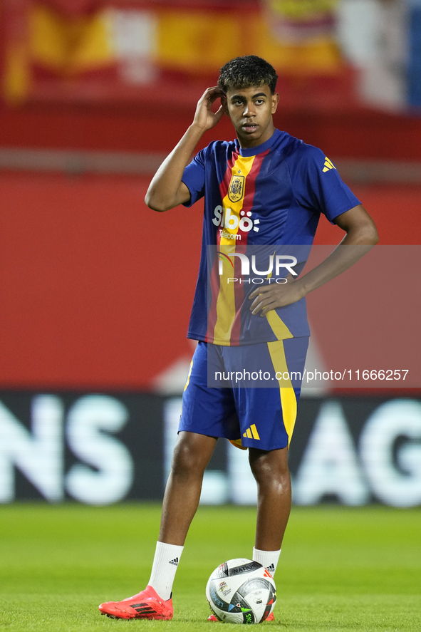 Lamine Yamal right winger of Spain and FC Barcelona during the warm-up before the UEFA Nations League 2024/25 League A Group A4 match betwee...