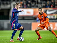 Sweden player Jacob Ondrejka and Netherlands player Devyne Rensch participate in the match between Netherlands U21 and Sweden U21 at the Gof...