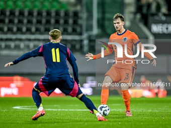 Netherlands player Rav van den Berg participates in the match between Netherlands U21 and Sweden U21 at the Goffertstadion for the Qualifica...