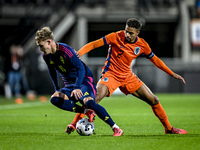 Sweden player Jacob Ondrejka and Netherlands player Devyne Rensch participate in the match between Netherlands U21 and Sweden U21 at the Gof...