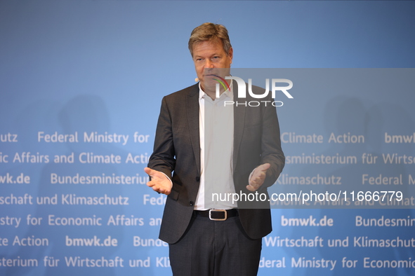 Economics Minister and Vice Chancellor Robert Habeck attends the handover of the first climate protection contracts at the Federal Ministry...