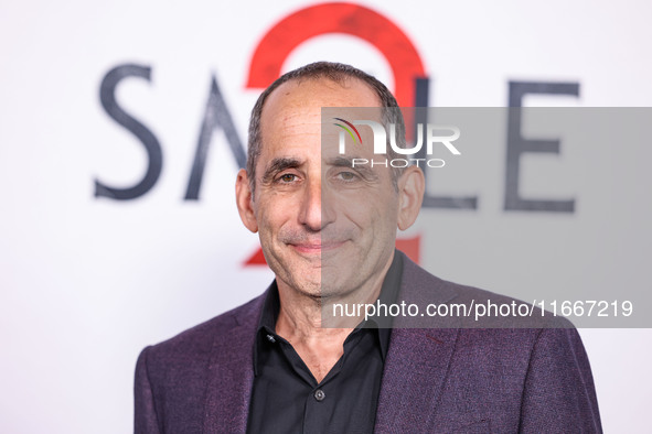 Peter Jacobson arrives at the Global Premiere Of Paramount Pictures' 'Smile 2' held at Paramount Pictures Studios on October 14, 2024 in Hol...