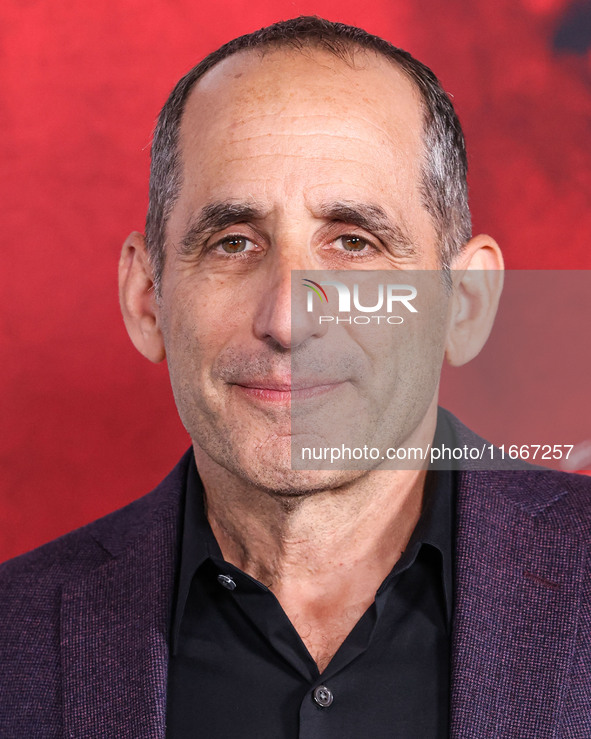 Peter Jacobson arrives at the Global Premiere Of Paramount Pictures' 'Smile 2' held at Paramount Pictures Studios on October 14, 2024 in Hol...