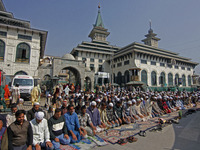 People offer congregational prayers during the annual festival of Saint Sheikh Abdul Qadir Jeelani (RA) in Srinagar, Kashmir, on October 15,...